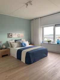 Slaapkamer verkoop klaar maken, inrichten woning in Kats in Zeeland